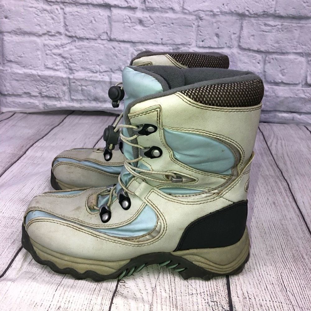 Xhilaration big kids Winter boots big kids girls size 4